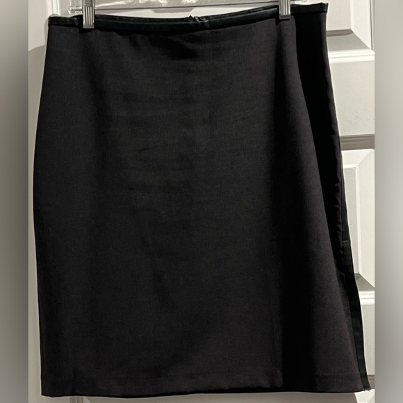 🥇 NY&Co. Grey Tuxedo Midi Leather Trim - Picture 2 of 11